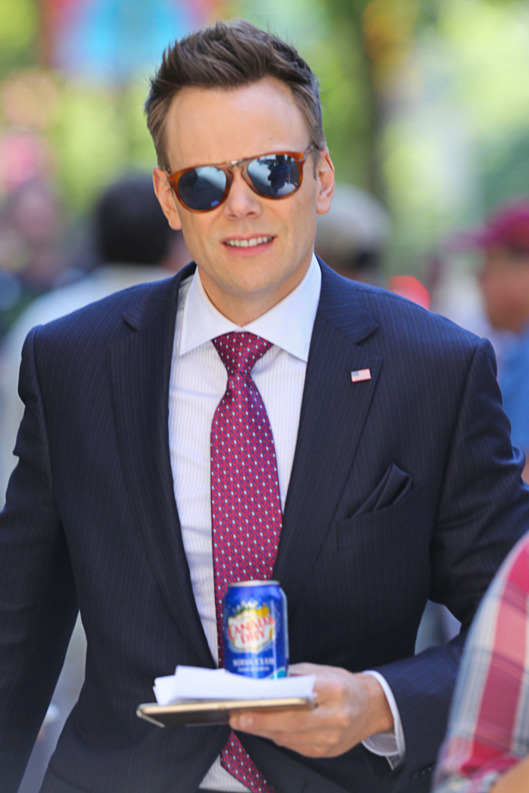 Joel McHale joins David Duchovny and Gillian Anderson on the X-Files Revival set