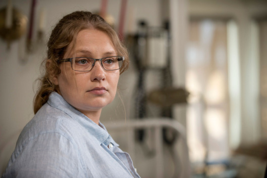 Merritt Wever as Dr. Denise Cloyd - The Walking Dead _ Season 6, Episode 2 - Photo Credit: Gene Page/AMC