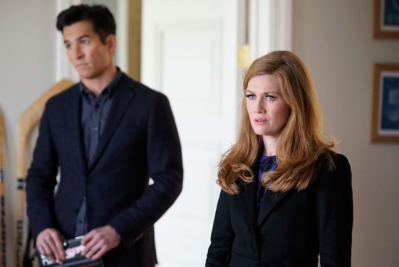 Shondaland's The Catch Follows in the Tradition of The Thomas Crown Affair