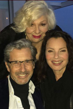 The Nanny Cast Has a Mini-Reunion With Facebook Photos