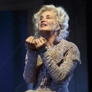 Theater Review: Jessica Lange Steps Up Into Long Day's Journey Into Night
