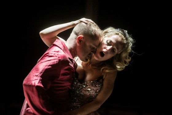 Theater Review: Gillian Anderson Is an Inside-Out Blanche DuBois