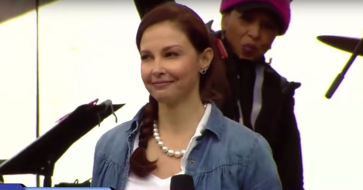 Ashley Judd Performs 'I Am a Nasty Woman' Poem at Women's March on Washington