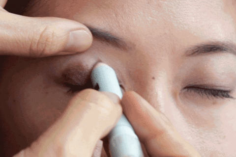 GIF Lesson: A Smoky Eye That Isn’t a Black Eye