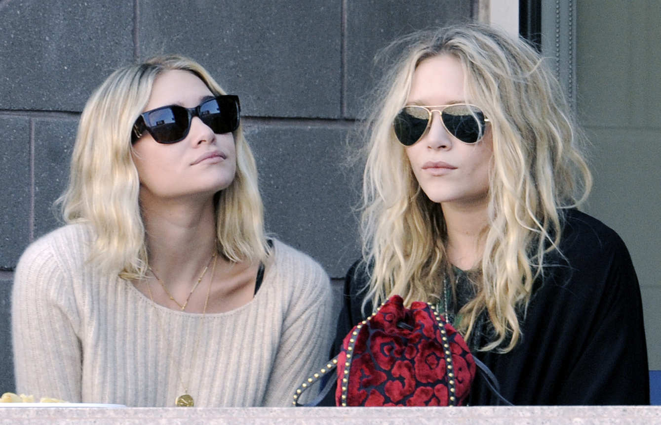 Fuller House Season 3: Olsen Twins Not Invited - TVLine 9 Fuller House Season 3: Olsen Twins Not Invited - TVLine 12