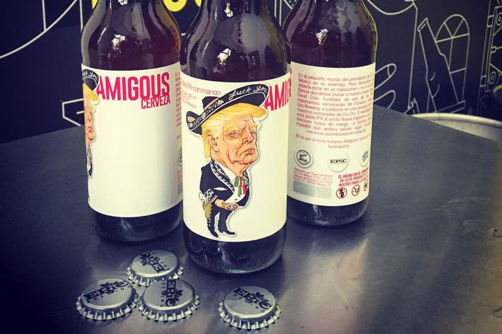 Resultado de imagen para close up of label of amigous cerveza