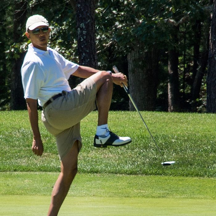 23-barack-obama-golf.w700.h700.jpg