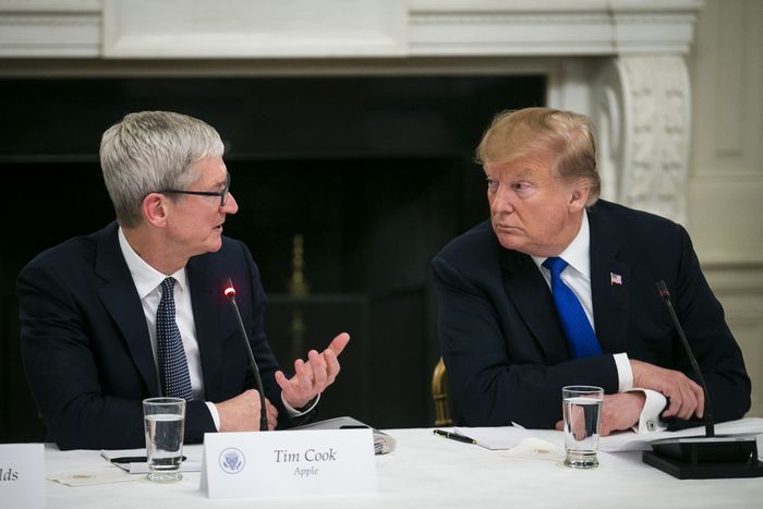 Trump Calls Apple CEO Tim Cook ‘Tim Apple’ to His Face