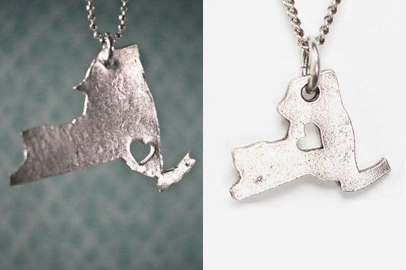 Koerner's pendant (left) and Urban's alleged knockoff.