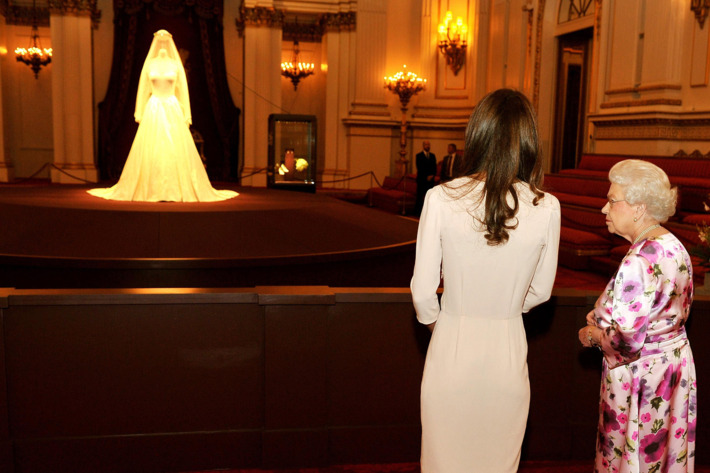 Kate taking crap from the queen at the opening of the exhibit.
