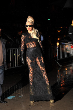 Lady Gaga Pulls A Rachel Zoe In Maxi Dress, Oversized Sunglasses ...