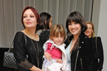 Pearl, Betty, and Daisy Lowe.