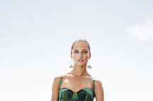 Ad Campaign: Bottega Veneta
Season: Spring Summer 2012
Model: Karmen Pedaru
Photography by Jack Pierson
Website: www.bottegaveneta.com
Looking stunning in yet another SS12 campaign top model Karmen Pedaru was lensed by art photographer Jack Pierson as the face of Bottega Veneta's latest advertisement.