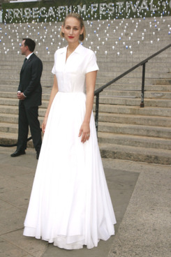 Leelee Sobieski.