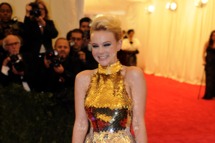 Carey Mulligan and the dress in question.
