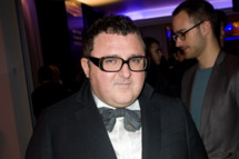 LONDON - NOVEMBER 8: Alber Elbaz, artistic director of Lanvin, attends the cocktail reception of the International Herald Tribune Heritage Luxury Conference at the InterContinental Hotel on November 8, 2010 in London, England. (Photo by Samir Hussein/Getty Images for International Herald Tribune) *** Local Caption *** Alber Elbaz