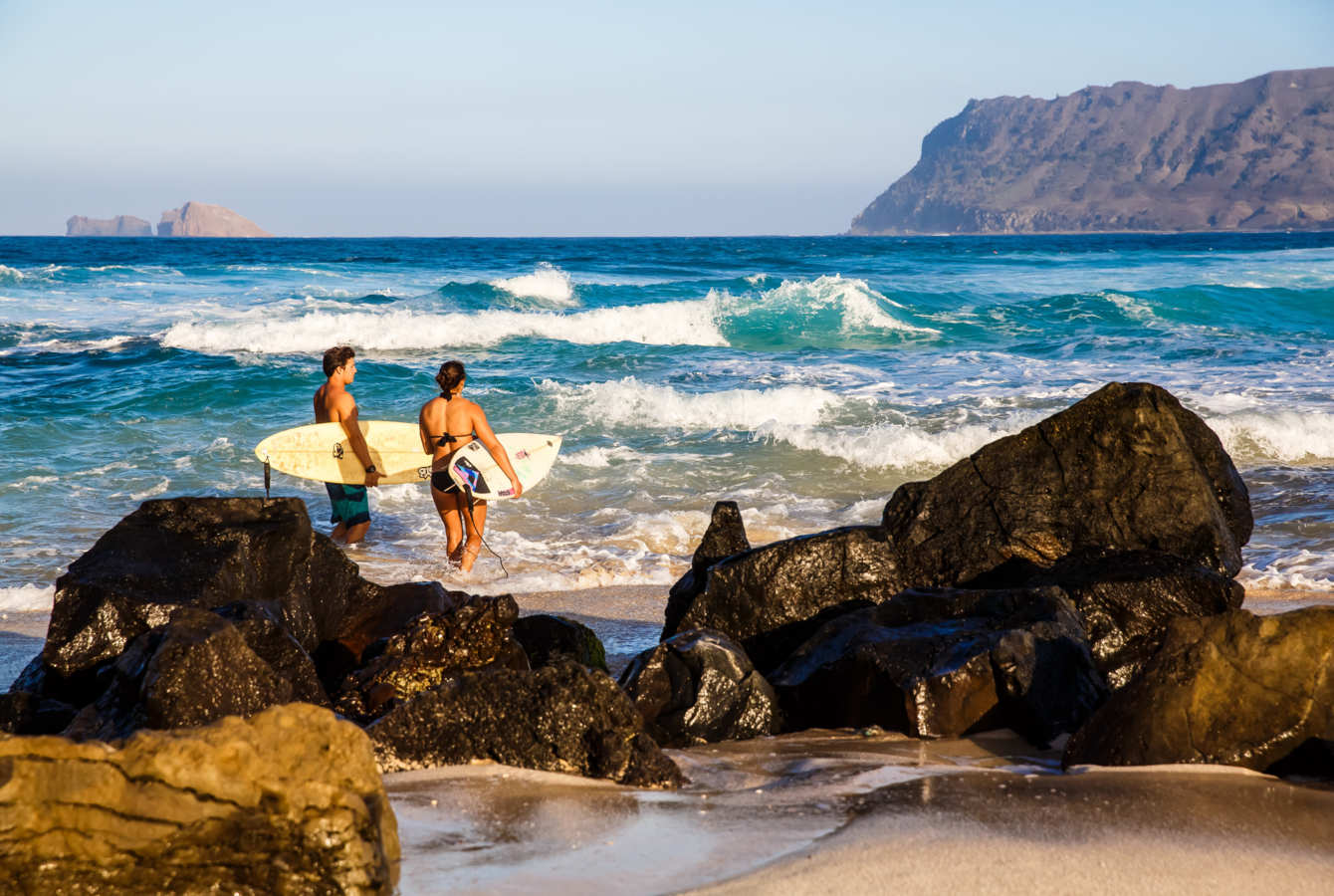 Honolulu’s Best Beaches for Surfing, Snorkeling, and Sunrises