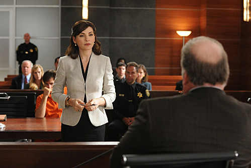 "Feeding the Rat"--Alicia (Julianna Margulies, center) presents her case to the judge, on THE GOOD WIFE, Sunday, Oct. 16 (9:00-10:00 PM, ET/PT) on the CBS Television Network. Photo: David M. Russell/CBS ?2011 CBS Broadcasting Inc. All Rights Reserved. #GoodWife