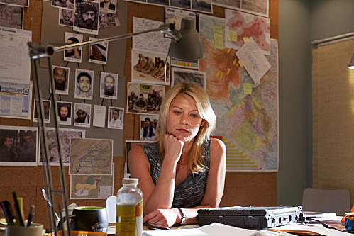 Claire Danes as Carrie Mathison in Homeland (episode 2) - Photo: Kent Smith/SHOWTIME - Photo ID: homeland_102_0194