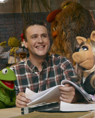 THE MUPPETS - ?? The Muppets Studio, LLC (L-R) Kermit the Frog, Jason Segel and Miss Piggy
Photograph by ‚?? Andrew Macpherson