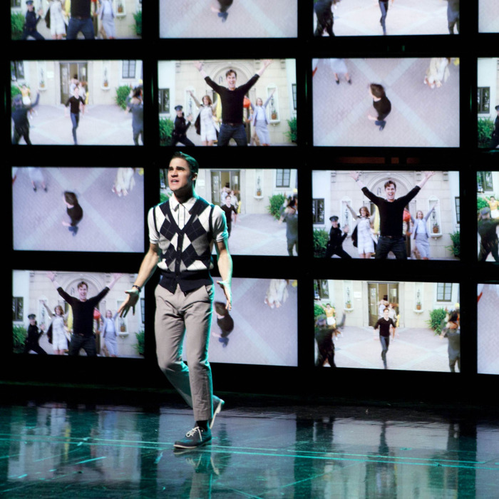 GLEE: Blaine (Darren Criss) performs in