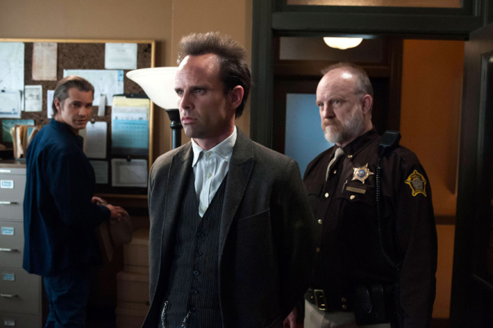 JUSTIFIED -- Foot Chase -- Episode 6 (Airs Tuesday, February 12, 10:00 pm e/p) -- Pictured: (L-R) Timothy Olyphant as Deputy U.S. Marshal Raylan Givens, Walton Goggins as Boyd Crowder, Jim Beaver as Shelby Parlow