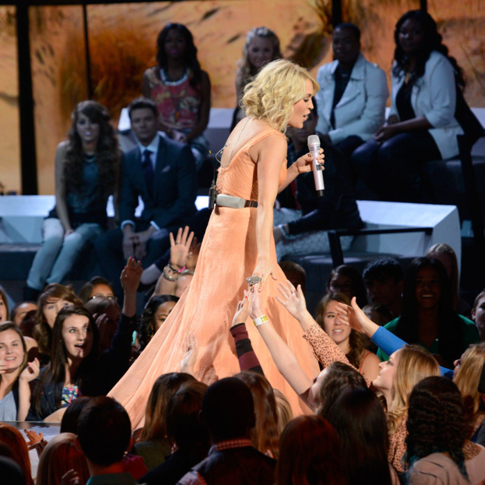 AMERICAN IDOL: Music Superstar Carrie Underwood performs live on AMERICAN IDOL Thursday, April 4 (8:00-9:00 PM ET/PT) on FOX. CR: Michael Becker / FOX. Copyright: FOX.