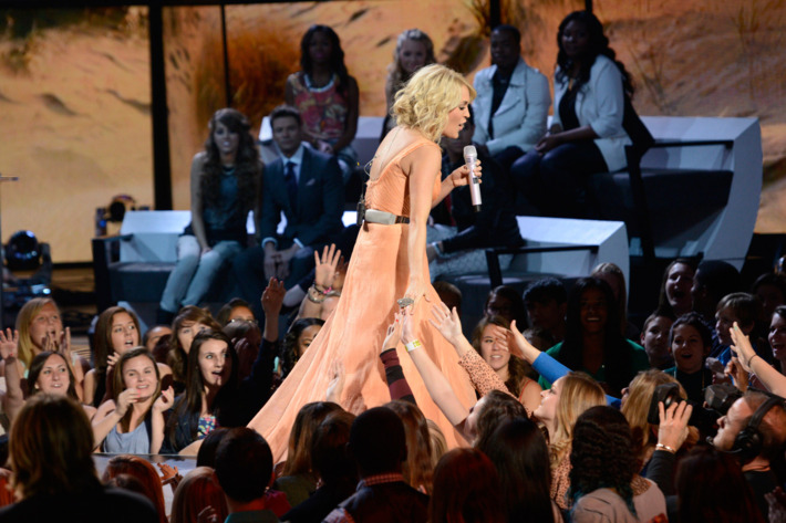 AMERICAN IDOL: Music Superstar Carrie Underwood performs live on AMERICAN IDOL Thursday, April 4 (8:00-9:00 PM ET/PT) on FOX. CR: Michael Becker / FOX. Copyright: FOX.