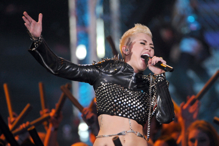 Singer Miley Cyrus performs onstage during "VH1 Divas" 2012 at The Shrine Auditorium on December 16, 2012 in Los Angeles, California.
