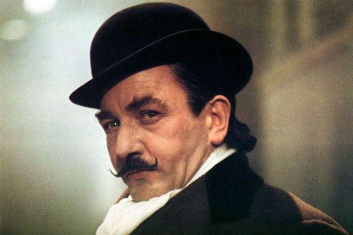 MURDER ON THE ORIENT EXPRESS, MURDER ON THE ORIENT EXPRESS BR 1974 ALBERT FINNEY as Hercule Poirot Date 1974.