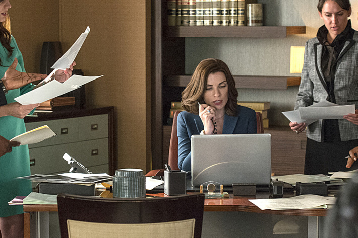 ????Everything is Ending???? ???? Alicia (Julianna Margulies) must focus on the firm????s efforts to prevent the execution of a convicted murderer while she secretly plans her exit from the firm with Cary (Matt Czuchry), on the fifth season premiere of THE GOOD WIFE, Sunday, Sept 29 (9:00-10:00 PM, ET/PT) on the CBS Television Network Photo: David Giesbrecht/CBS ???2013 CBS Broadcasting Inc. All Rights Reserved