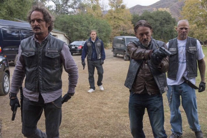 SONS OF ANARCHY You Are My Sunshine -- Episode 612 -- Airs Tuesday, December 3, 10:00 pm e/p) -- Pictured: (L-R) Kim Coates as Alex 'Tig' Trager, Tommy Flanagan as Filip 'Chibs' Telford, David Labrava as Happy -- CR: Prashant Gupta/FX