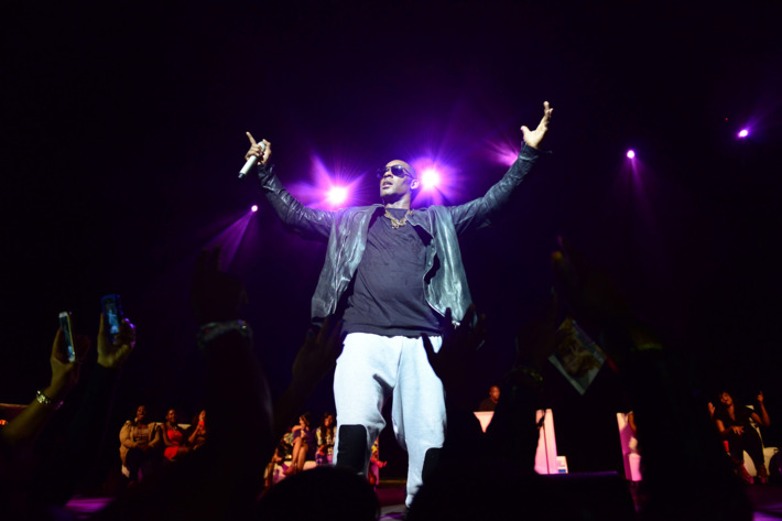 R Kelly performs at James L Knight Center on October 17, 2013 in Miami, Florida.