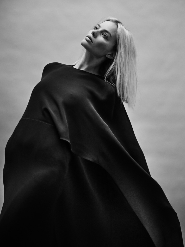 IceSkating With The Wolf of Wall Street’s Margot Robbie