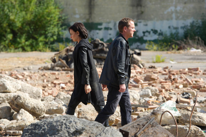 24: LIVE ANOTHER DAY: Jack (Kiefer Sutherland, R) makes a life-changing decision in the "10:00 PM - 11:00 AM" Event Series Finale episode of 24: LIVE ANOTHER DAY airing Monday, July 14 (9:00-10:00 PM ET/PT) on FOX. Also pictured: Mary Lynn Rajskub, L. ©2014 Fox Broadcasting Co. Cr: Chris Raphael/FOX