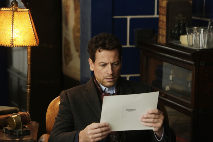 FOREVER - "Pilot" - Dr. Henry Morgan's exciting, adventurous and intriguing long life has blessed him with amazing insight and observational skills. So, when Henry and Detective Jo Martinez (Alana De La Garza) investigate a fatal subway collision, Jo not only is impressed, but her curiosity is peeked about who he is. Meanwhile, Henry soon discovers someone else knows his secret. He may not be the only "immortal" out there. But who is that person and what does he want? The one person who can inject hope into Henry's life is Abe (Judd Hirsch), his best and only friend. Fate has brought the two men together and they share an unconventional bond. It's just part of the captivating mystery surrounding Henry's strange circumstances and his long search to uncover the cause of his condition and escape, on ABC's new drama, "Forever," during a special preview of the premiere, on MONDAY, SEPTEMBER 22 (10:00-11:00 p.m., ET), on ABC. (ABC/Patrick Harbron)IOAN GRUFFUDD