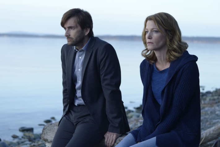 GRACEPOINT: Detectives Ellie Miller (Anna Gunn, R) and Emmett Carver (David Tennant, L) discuss the murder of Danny Solano in the "Episode Ten" Season Finale of GRACEPOINT airing Thursday, Dec. 11 (9:00-10:00 PM ET/PT) on FOX. ?2014 Fox Broadcasting Co. Cr: Ed Araquel/FOX