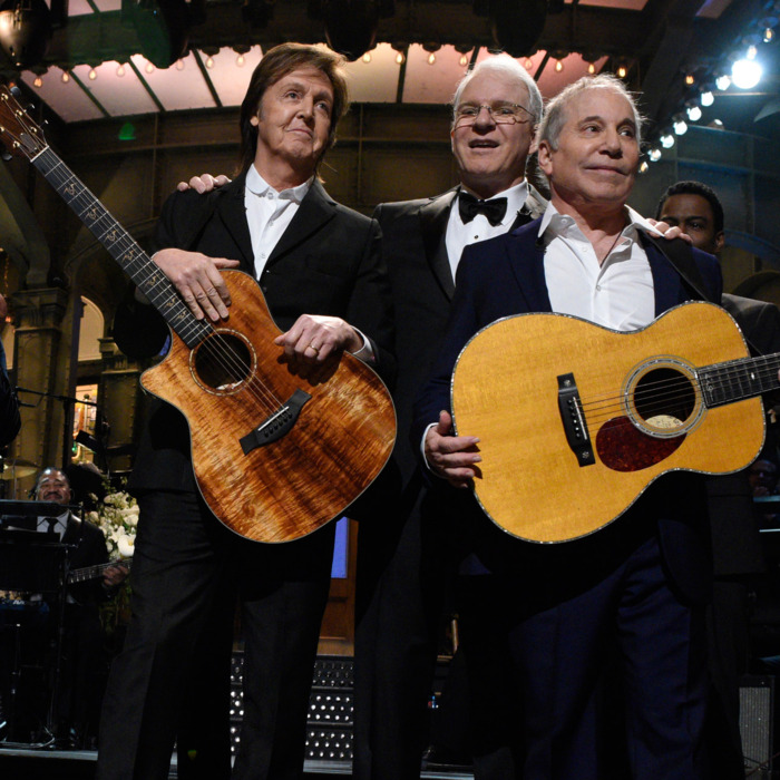 SATURDAY NIGHT LIVE 40TH ANNIVERSARY SPECIAL -- Pictured: (l-r) Tom Hanks, Melissa McCarthy, Peyton Manning, Billy Crystal, Paul McCartney, Steve Martin, Paul Simon, Alec Baldwin during the cold open on February 15, 2015 -- (Photo by: Dana Edelson/NBC/NBCU Photo Bank via Getty Images)