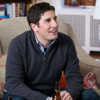 Maria Dizzia (L) and Jason Biggs (R) in a scene from Netflix’s “Orange is the New Black” Season 2. Photo credit: Ali Goldstein for Netflix.