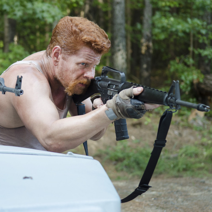 Christian Serratos as Rosita Espinosa and Michael Cudlitz as Abraham - The Walking Dead _ Season 5, Episode 11 - Photo Credit: Gene Page/AMC