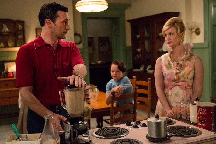 Jon Hamm as Don Draper, Mason Vale Cotton as Bobby Draper and January Jones as Betty Francis - Mad Men _ Season 7, Episode 9 - Photo Credit: Michael Yarish/AMC