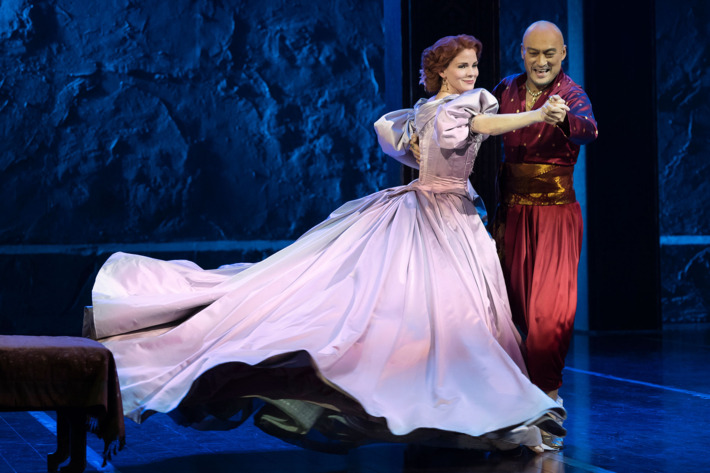 The King and I
Kelli O'Hara and Ken Watanabe
Bartlett Sher: Director
Credit Photo: Paul Kolnik
studio@paulkolnik.com
nyc 212-362-7778