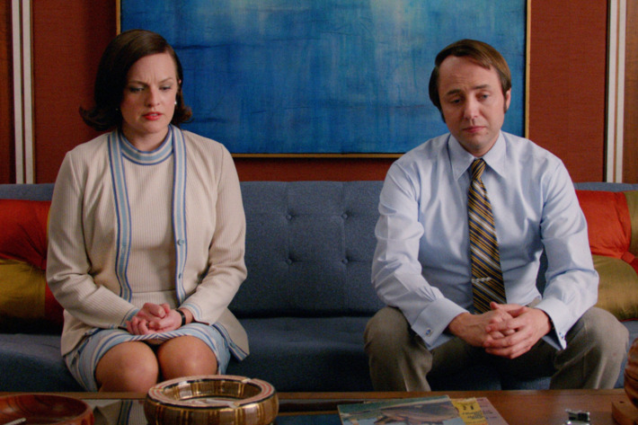 Elisabeth Moss as Peggy Olson and Vincent Kartheiser as Pete Campbell - Mad Men _ Season 7B, Episode 11 - Photo Credit: Courtesy of AMC