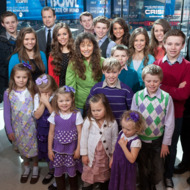 Robert Wagner And The Duggar Family Visit "Extra"