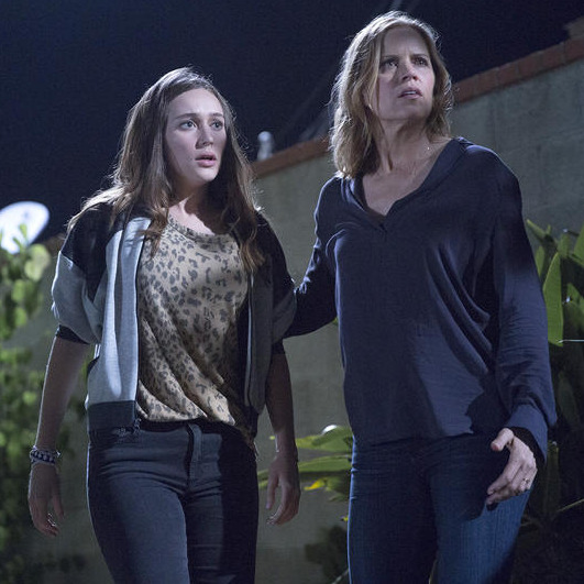 Alycia Debnam Carey as Alicia, Kim Dickens as Madison - Fear The Walking Dead _ Season 1, Episode 3 - Photo Credit: Justina Mintz/AMC