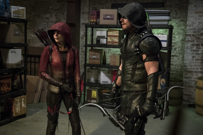 Arrow -- "The Candidate" -- Image AR402A_0527b-- Pictured (L-R): Willa Holland as Speedy and Stephen Amell as The Arrow -- Photo: Katie Yu /The CW -- é 2015 The CW Network, LLC. All Rights Reserved.