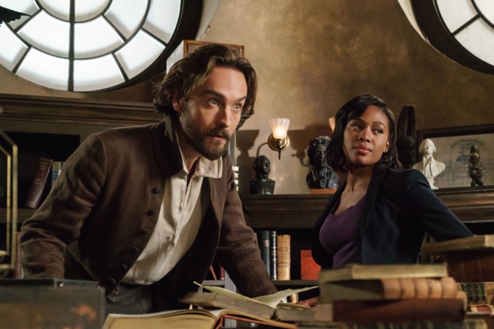 Tom Mison and Nicole Beharie in the "The Sister Mills" episode of SLEEPY HOLLOW.
