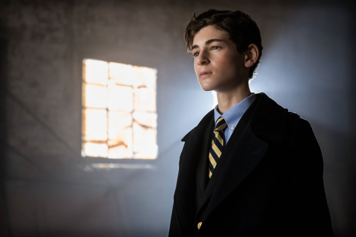 GOTHAM: L-R: David Mazouz in the “Rise of the Villains: The Son of Gotham” episode of GOTHAM airing Monday, Nov. 23 (8:00-9:00 PM ET/PT) on FOX. ©2015 Fox Broadcasting Co. Cr: Jeff Neumann/ FOX