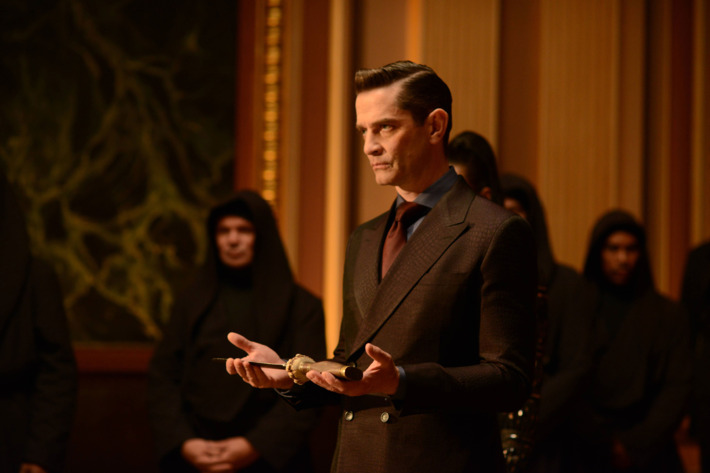 GOTHAM: L-R: James Frain in the “Rise of the Villains: Worse Than A Crime” episode of GOTHAM airing Monday, Nov. 30 (8:00-9:00 PM ET/PT) on FOX. ©2015 Fox Broadcasting Co. Cr: Nicole Rivelli/ FOX