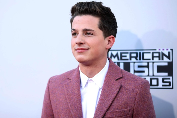 2015 American Music Awards - Arrivals